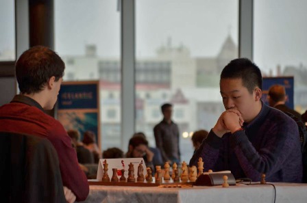 Partida de la última ronda entre  Wei Yi e Ivan Cheparinov