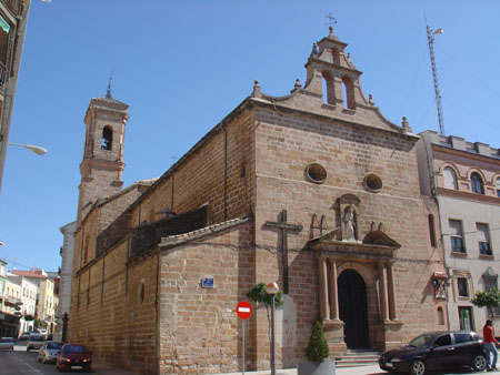 Exterior de la parroquia de San Francisco, en Linares
