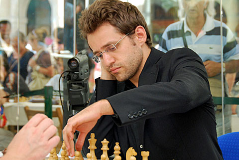 Levon Aronian jugando en Bilbao 2009