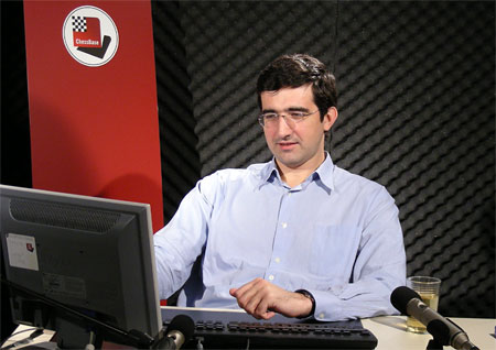Kramnik en el estudio de grabaciones de ChessBase