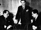 Capablanca vs Alekhine (0-1). 11ª partida do campeonato mundial de 1927  O  quarto campeão mundial: Alexander Alekhine 🏆 Nascido em 31 de outubro de  1892, em Moscou, filho de uma família