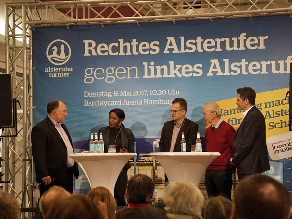 Björn Lengwenus, la Sra. Kiwala Rehm, Dr. Helmut Pfleger y (Barclay Card Deutschland)