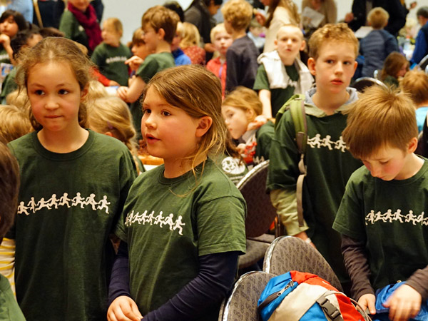 Los niños de la escuela primaria Genslerstrasse el año pasado en el Alsteruferturnier