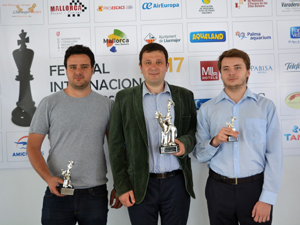 Sergey Fedorchuk (en el medio) se coronó campeón, José Cuenca (izda.) quedó subcampeón y Alexey Goganov ocupó el tercer puesto
