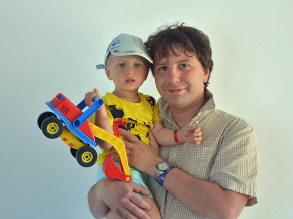 Vitaly Kunin con su junior aúpas