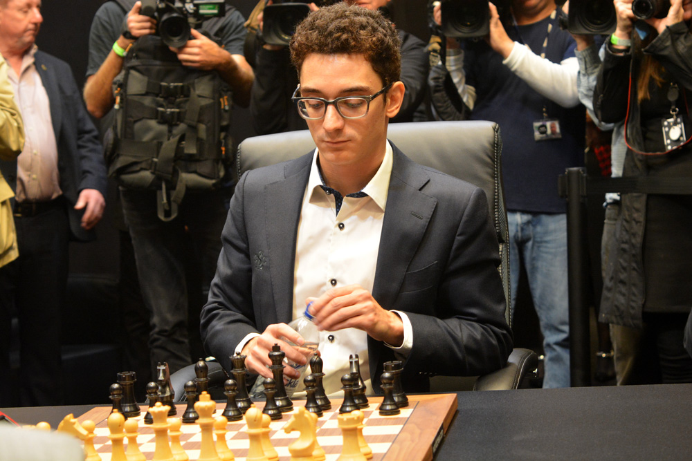 Mundial de Xadrez Partida 3: Caruana Repete Rossolimo Mas Não Consegue  Quebrar Carlsen 