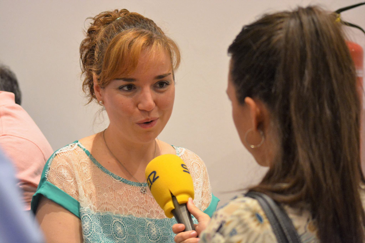 Sabrina Vega en una entrevista con la Cadena SER tras su triunfo en Linares 2018 | Foto: Patricia Claros