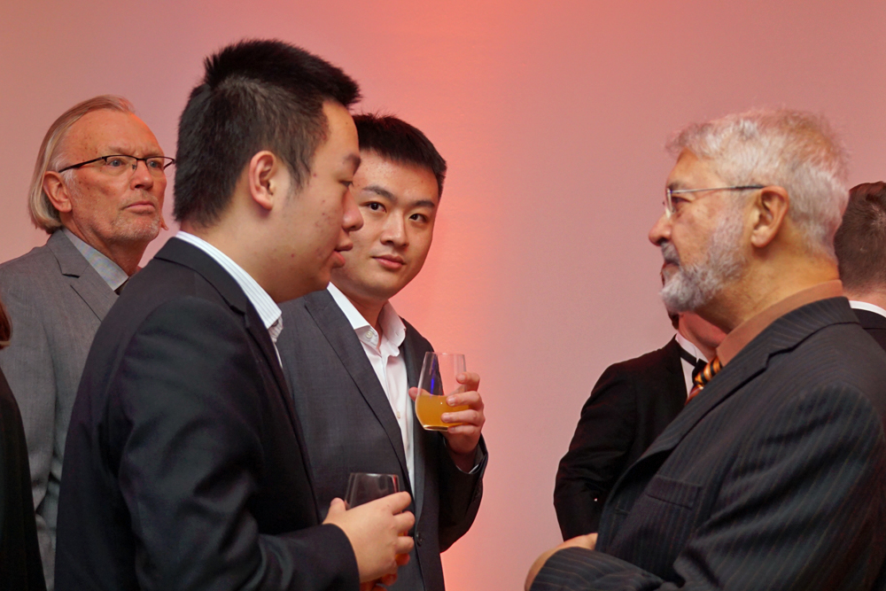 Frederic Friedel con Wei Yi y amigo