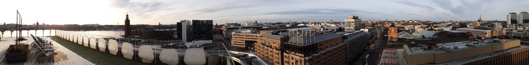Panorámica de Estocolmo, visto desde la terraza en el tejado del hotel