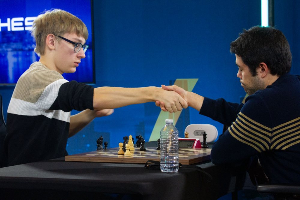 ENTREGA SU TORRE Y DAMA, Y GANA POR PALIZA: Carlsen vs Nakamura (Chess Tour  Finals, Final, 2020) 