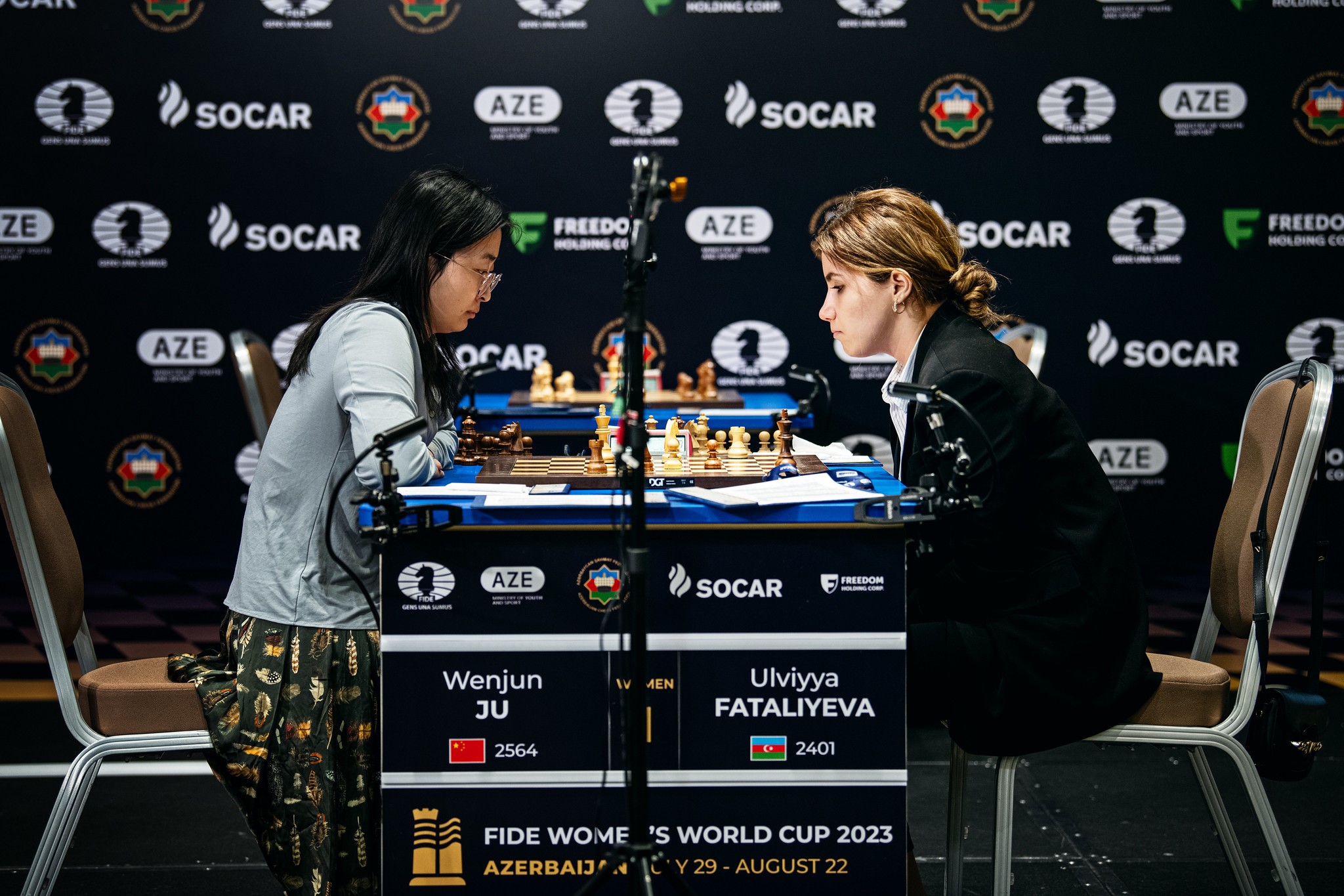 Ju Wenjun vs. Ulviyya Fataliyeva | Foto: FIDE