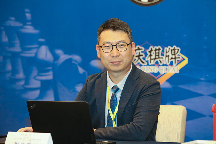 El árbitro  | Foto: Liu Yi (FIDE) 