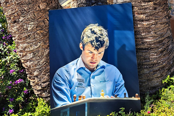 Magnus Carlsen en plan "hombre de bandera"