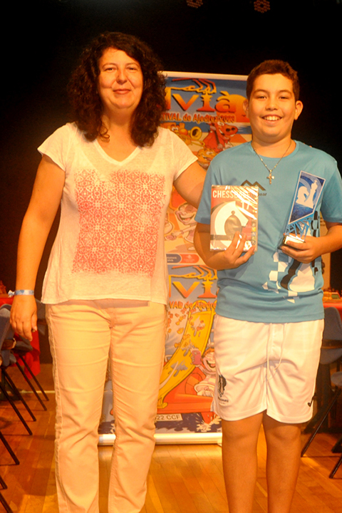 Mónica Calzetta con Pau Marin, el campeón