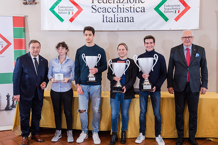 El podio con todos los campeones | Foto: Roberto Cerruti y Roberto Messa
