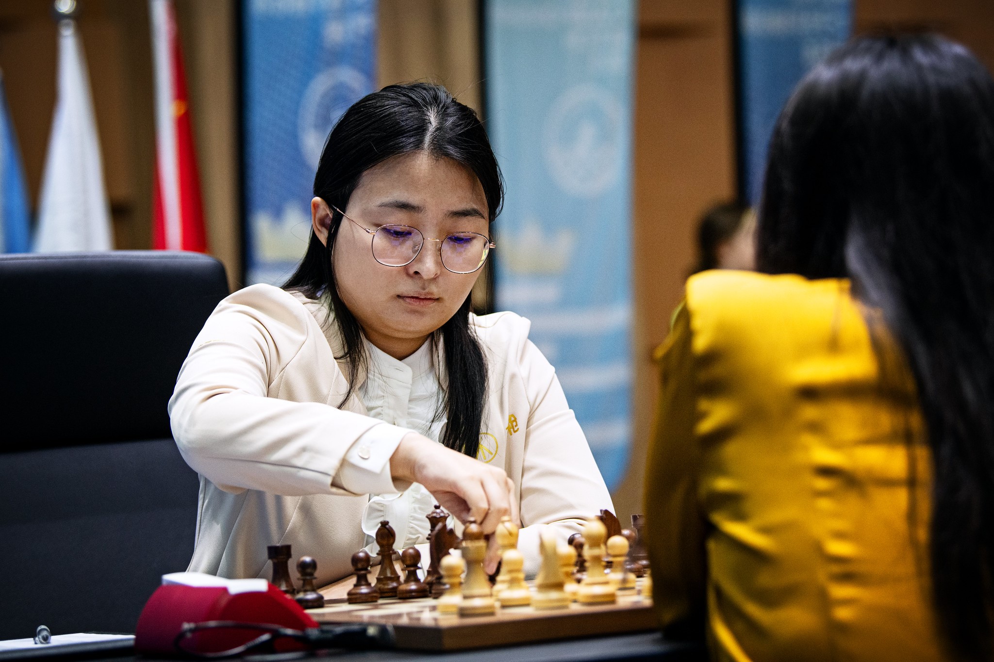 Emoção no Mundial Feminino de Xadrez 2023! Lei Tinjgie x Ju Wenjun, 2ª  Rodada 