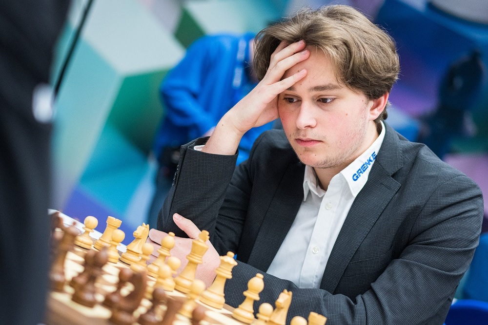 Vincent Keymer perdió con Magnus Carlsen | Foto: Jurriaan Hoefsmit
