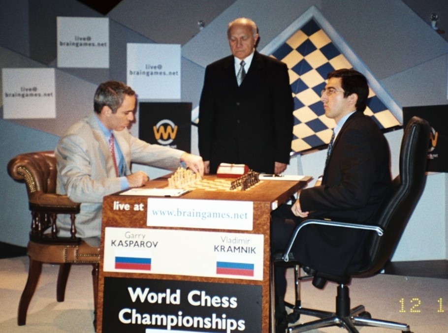 Filipowicz fue el árbitro principal del duelo Kasparov vs. Kramnik en Sochi 2014