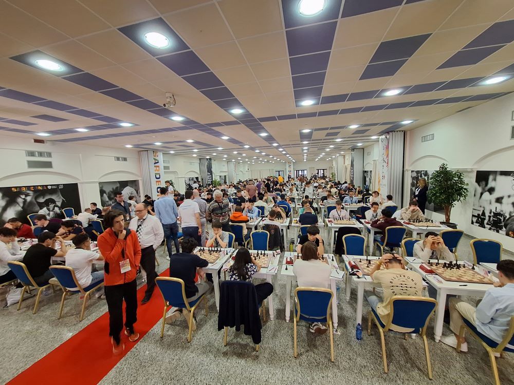 La sala de juego durante la ronda 2 | Foto: Niklesh Jain (ChessBase India)