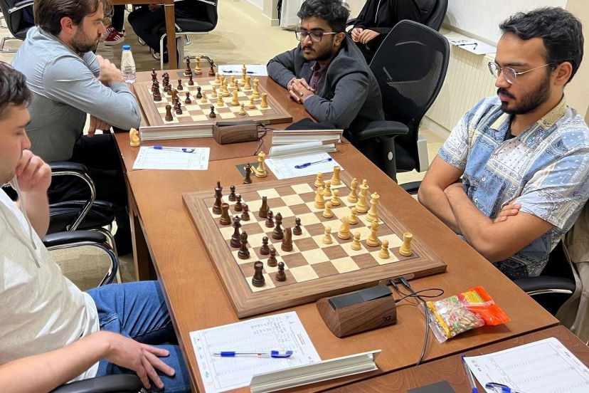 Sankalp vs. Yakubboev | Foto: Aditya Sur Roy (ChessBase India)