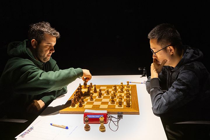 Ian Nepomniachtchi vs. Wei Yi  | Foto: Jurriaan Hoefsmit (Tata Steel Chess 2024))