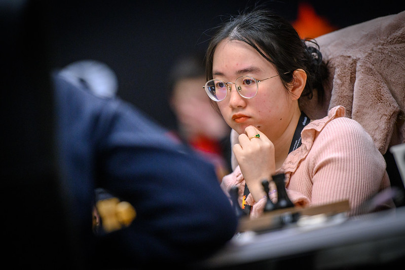 Tan Zhongyi - Brasil | Foto: Mihal Walusza (FIDE)