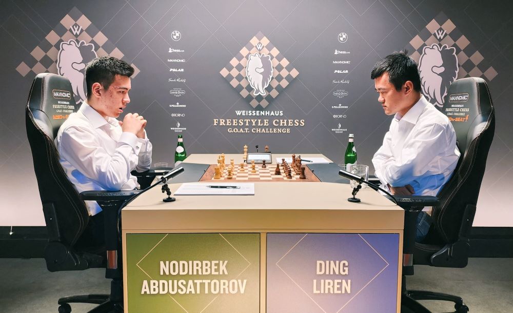 Nordibek Abdusattorv vs. Ding Liren | Foto: Amruta Mokal / Sagar Shah (ChessBase India)
