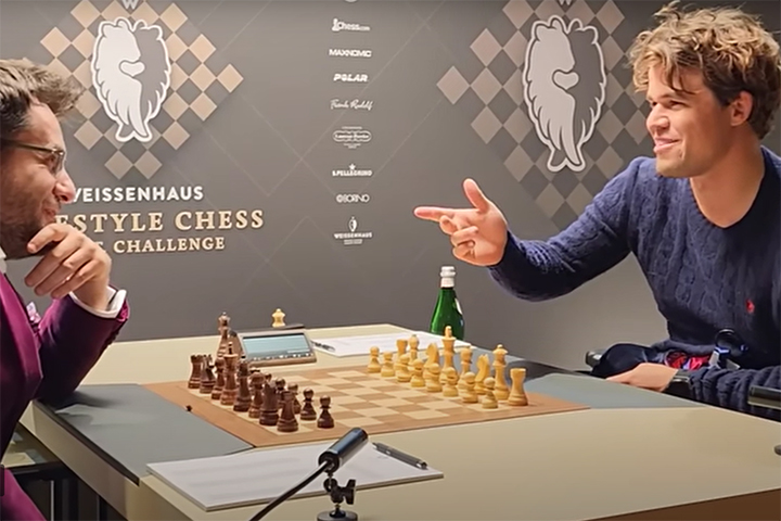 Levon Aronian y Magnus Carlsen ensayando y charlando