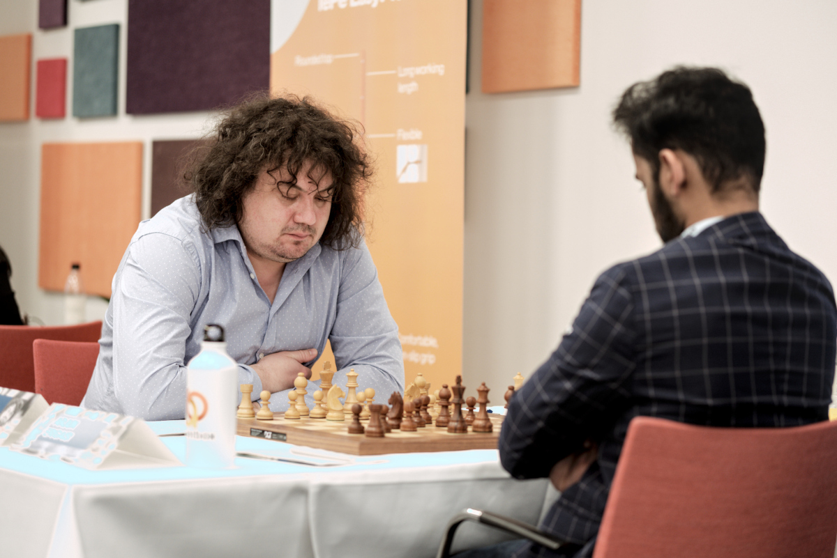 Anton Korobov vs. Arjun Erigaisi  | Foto: Mikael Svensson, tepesigemanchess.com