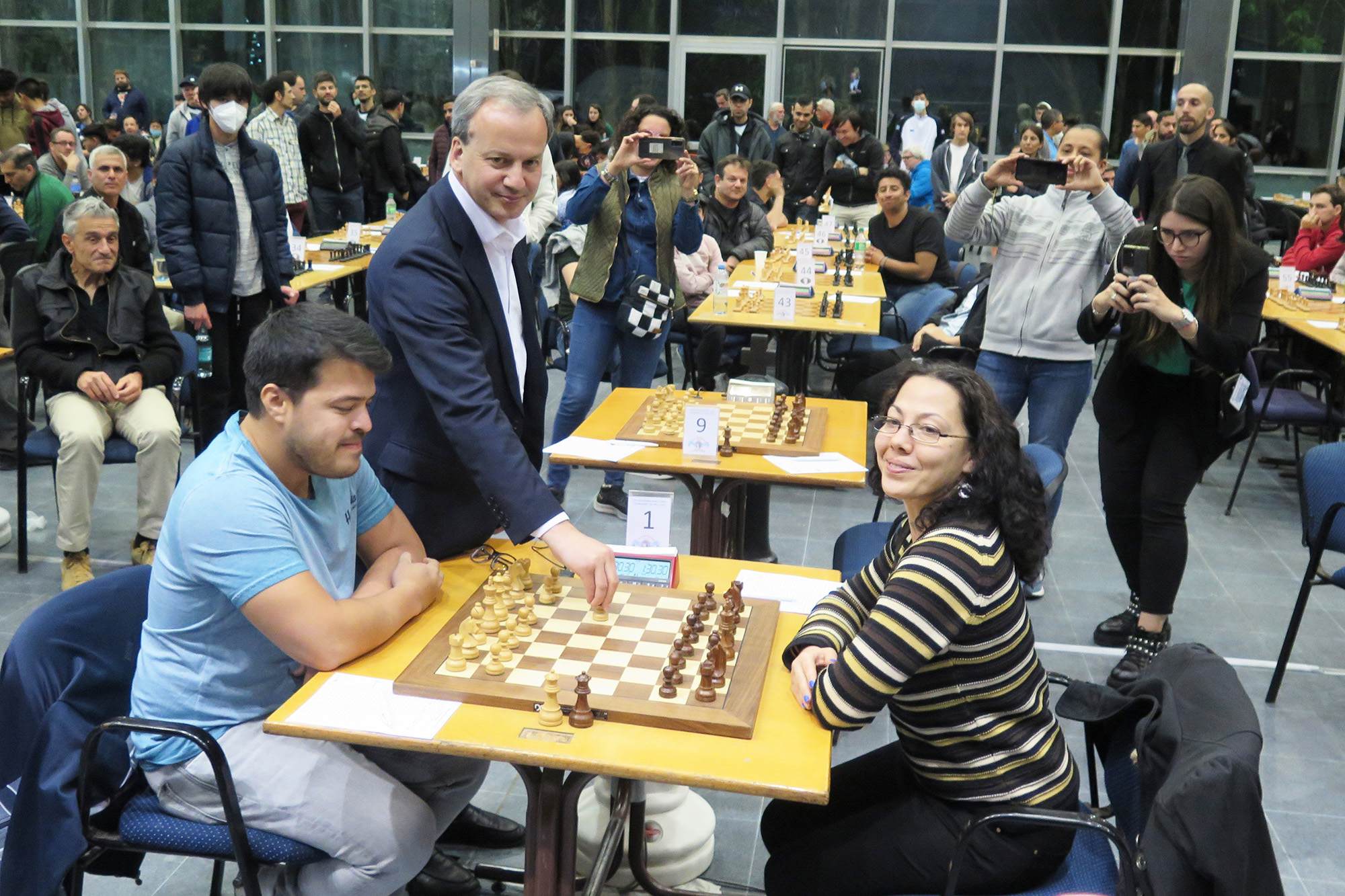 La exhibición de ajedrez del equipo olímpico español reunió a más