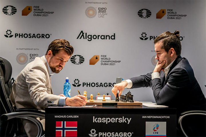 Campeonato Mundial de Xadrez da FIDE - partida 4: Nepo segura